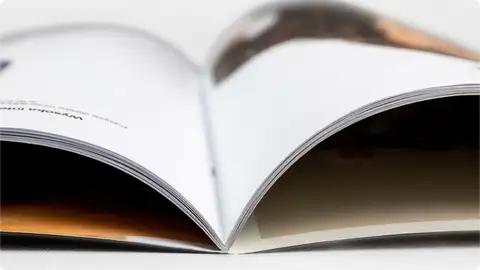 Książki w oprawie miękkiej szytej drutem