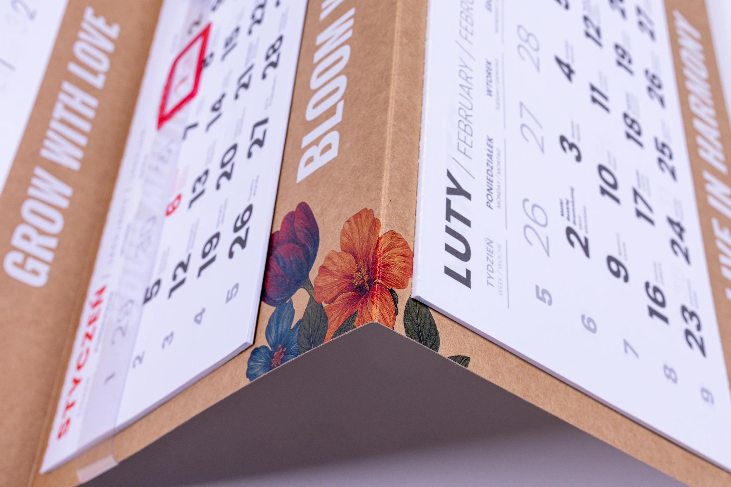 Kalendarze trójdzielne EKO - główka wypukła, tektura lita