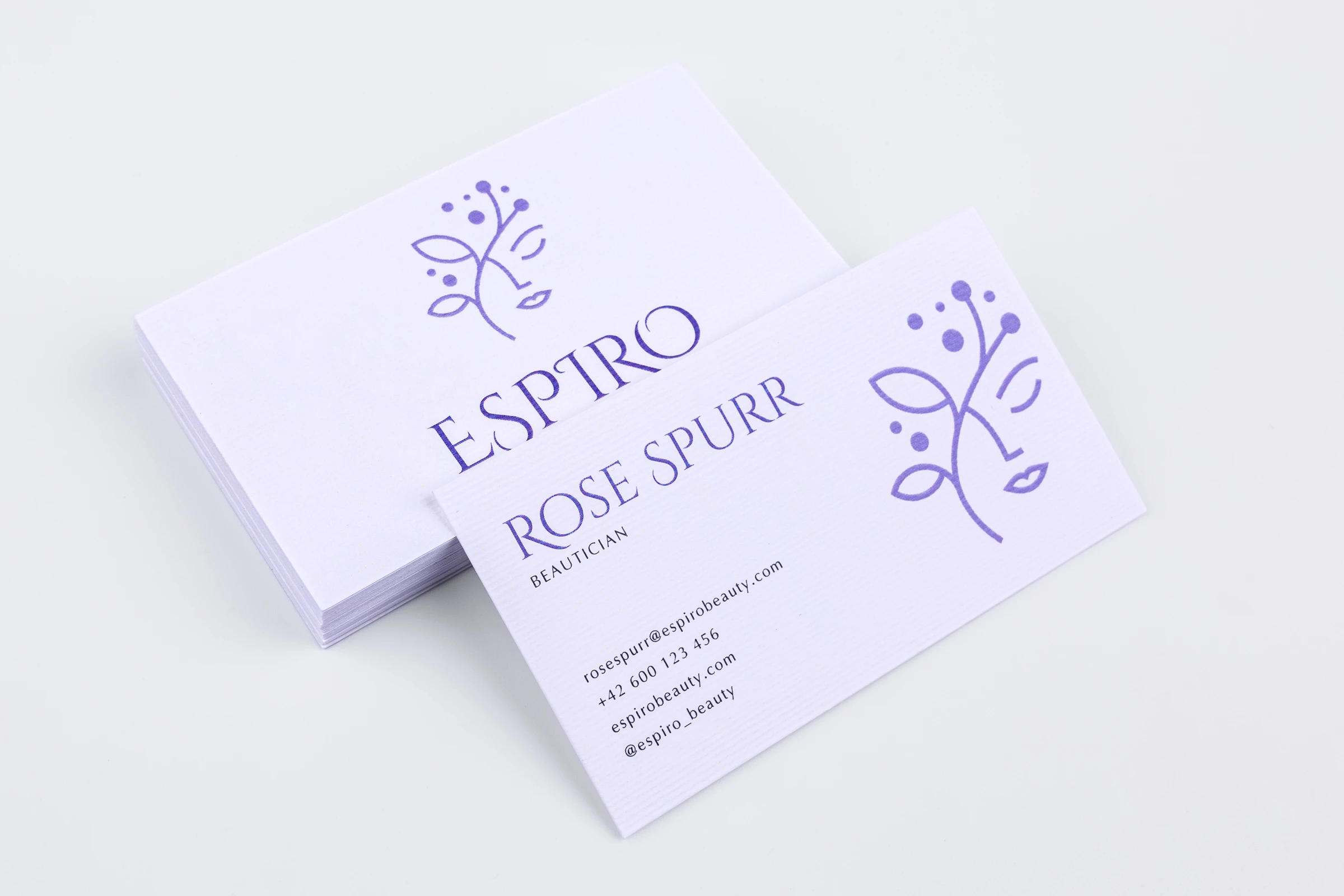 Wizytówki na papierze ozdobnym