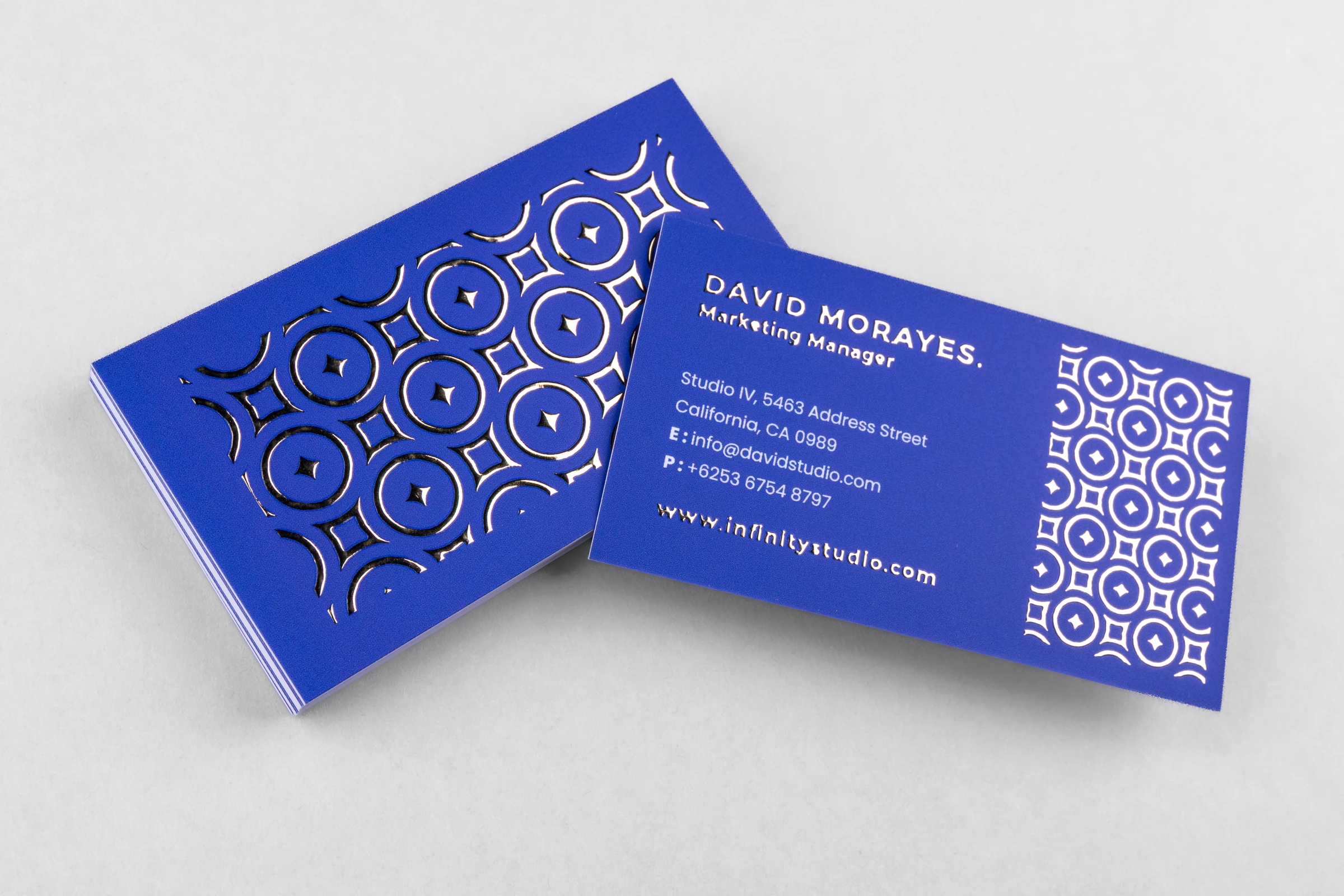 Wizytówki Premium - lakier wybiórczy UV + złocenie 3D